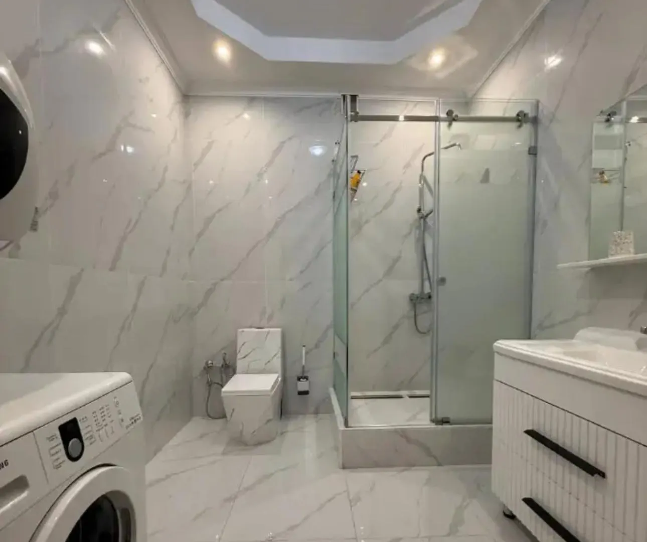 Апартаменты Напротив Dostyk Plaza Almaty 0*,
